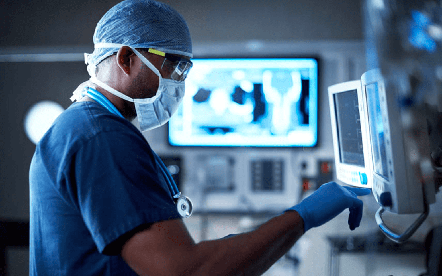 surveillance-solutions-for-hospitals-remote-video-monitoring_1552x968.png
