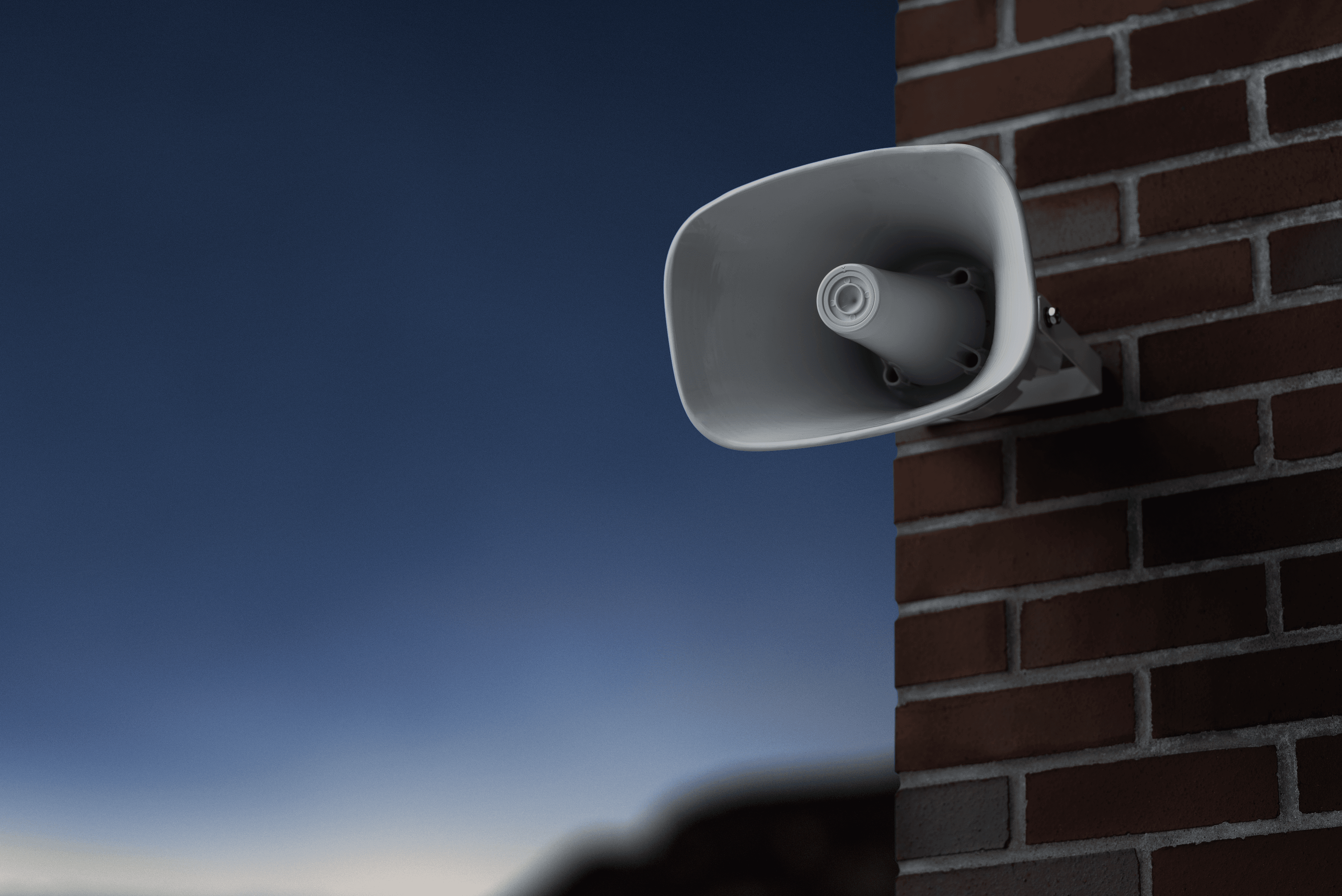 BZ11 Horn Speaker at night